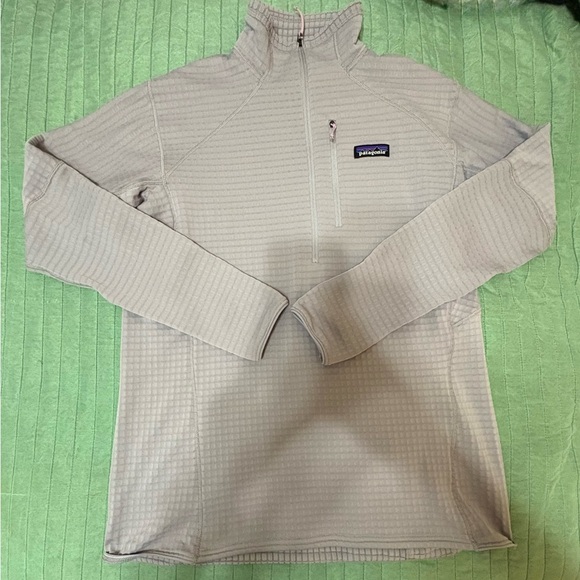 Patagonia W’s R1 Pullover - Picture 2 of 6